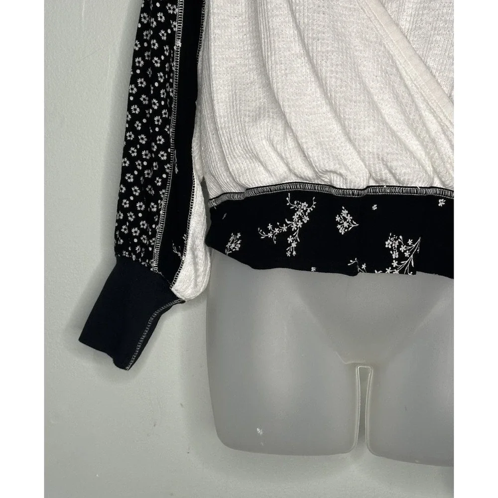 Free People Auxton Thermal Wrap Top‎ XS Ivory Faux Tie White Black Waffle Floral